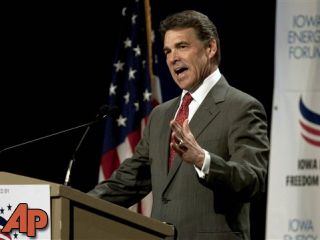 Perry beefs up struggling campaign - CBS Atlanta 46