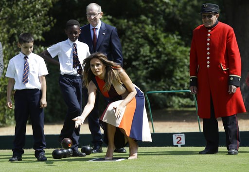 Melania Trump dutifully tries her hand at lawn bowls