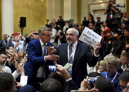 Correction: EU-Trump-Putin-Man Removed story
