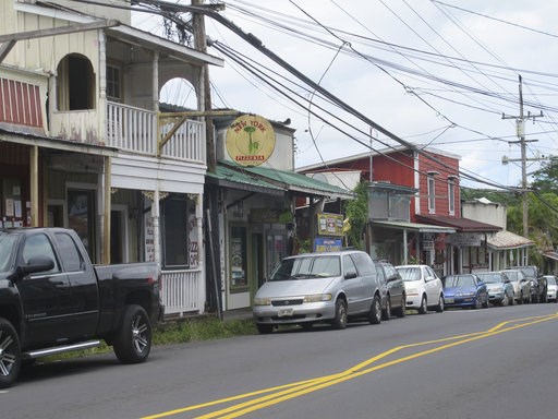 Hawaii town hopes lava tourism will bring economic relief