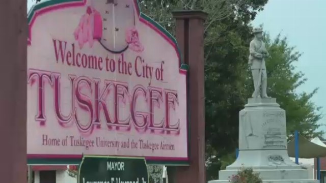 History shared but unreconciled in city's Confederate statue