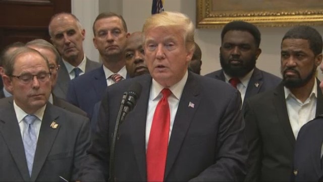 Trump backs 1st major rewrite of sentencing laws in decades