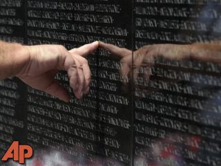 Obama honors veterans during Memorial Day weekend - CBS Atlanta 46