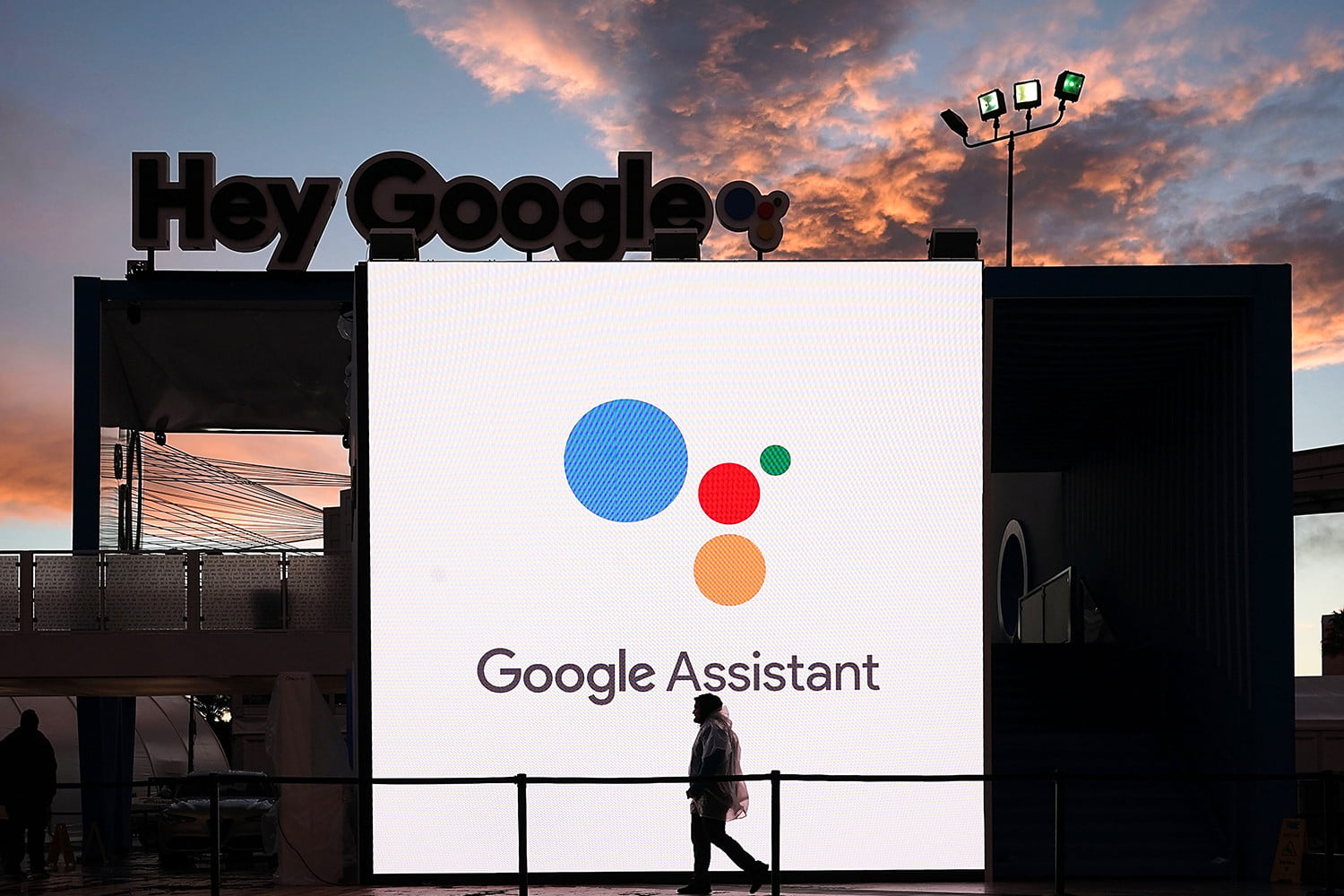 Google Duplex sounds human when it, um, calls to book appointments