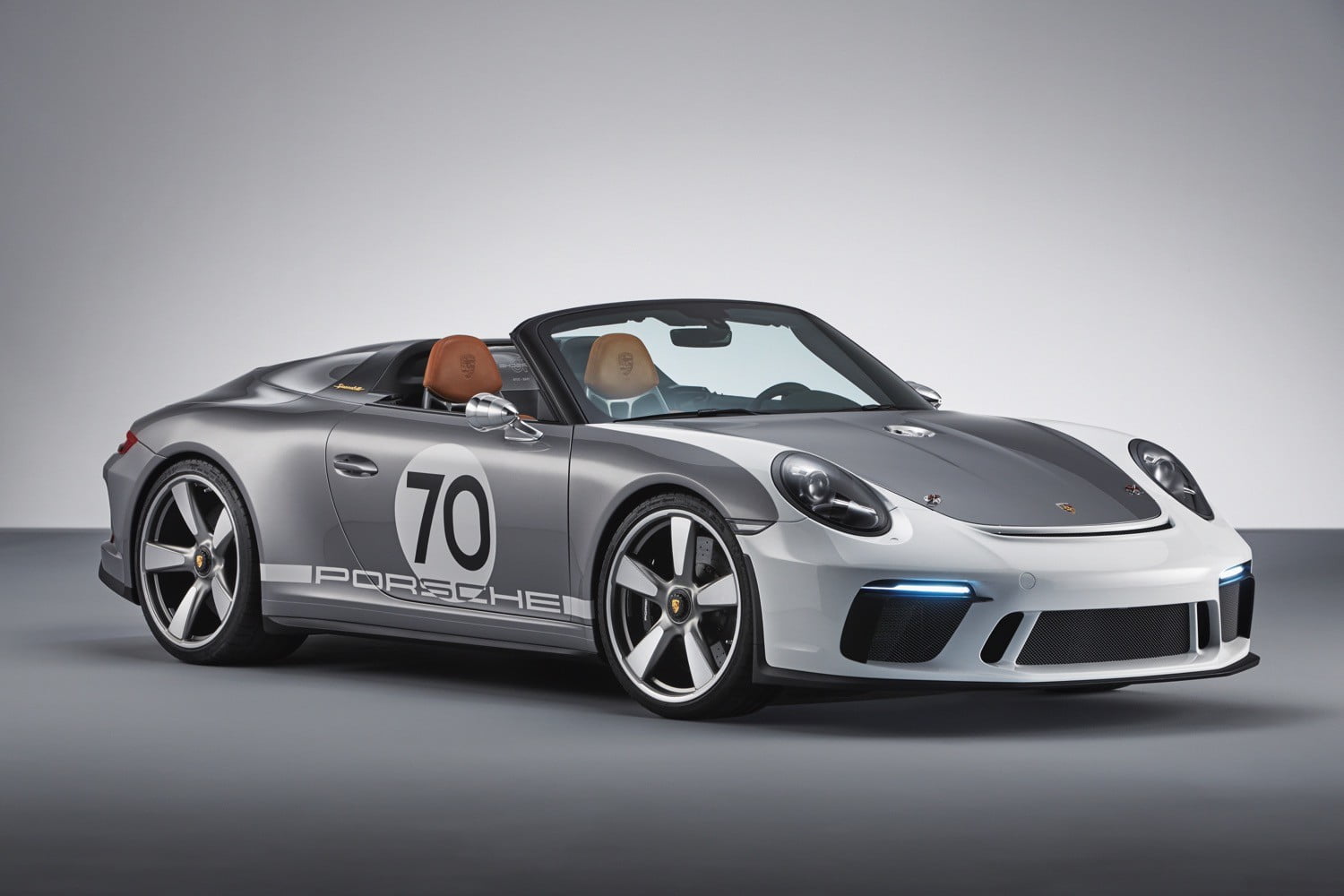 Porsche’s 911 Speedster concept is a 500-hp bare-bones brawler