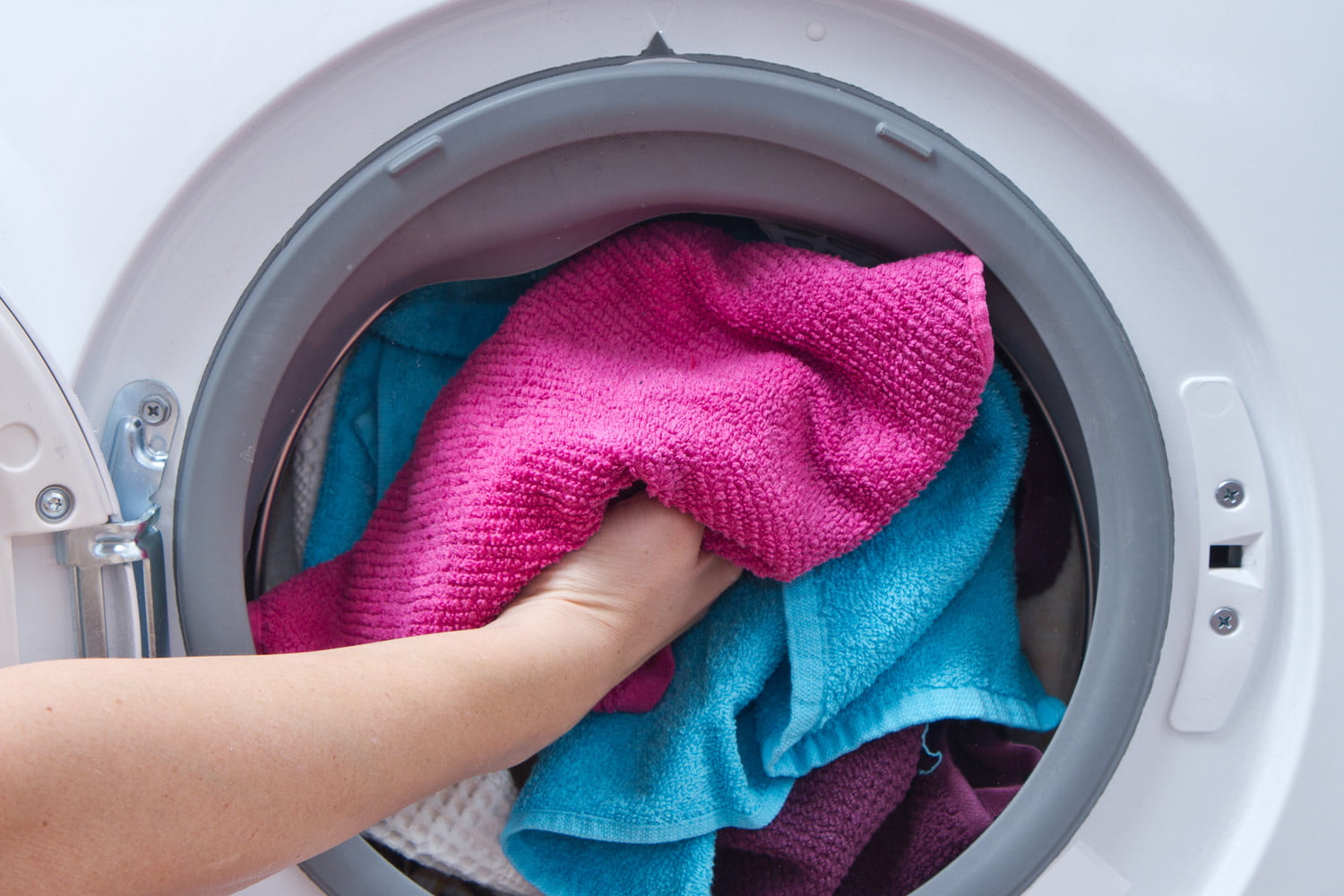 How to clean a washing machine