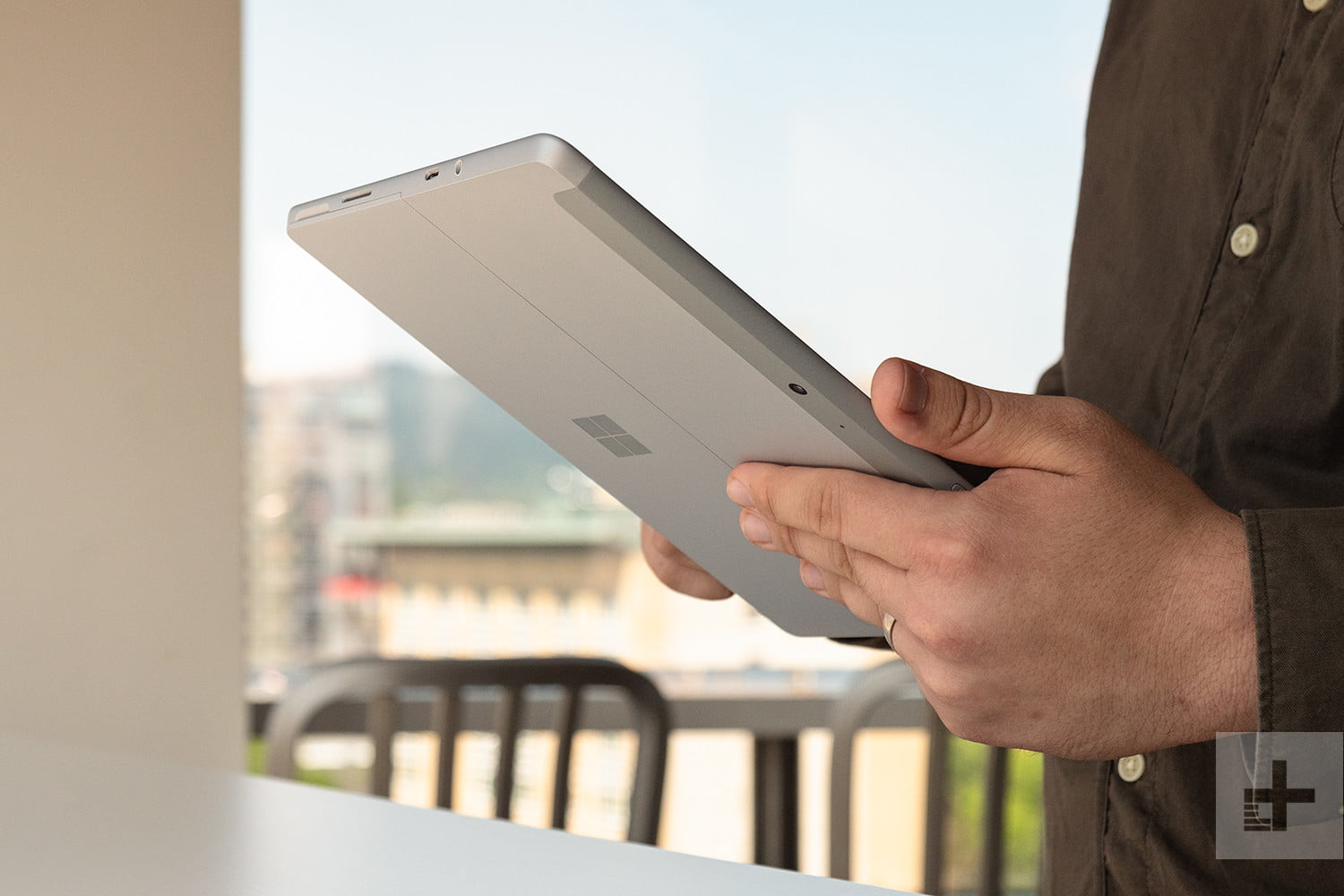 Microsoft Surface Go vs. Asus NovaGo