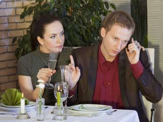 There was a time when visiting a restaurant included having an engaging conversation. (©Hemera/Thinkstock) There was a time when visiting a restaurant included having an engaging conversation. (©Hemera/Thinkstock)