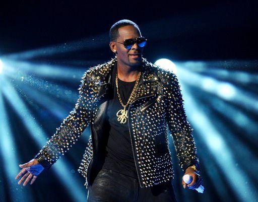 r. kelly sings about troubles in revealing 19-minute song