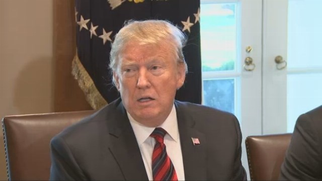 As workers miss paychecks, shutdown set to hit record length