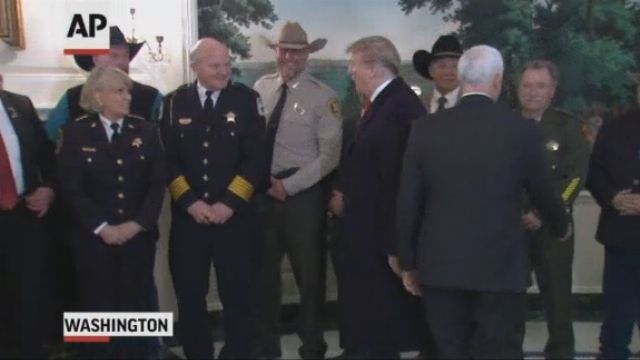 As Trump makes case for border wall in Texas, Dems push back