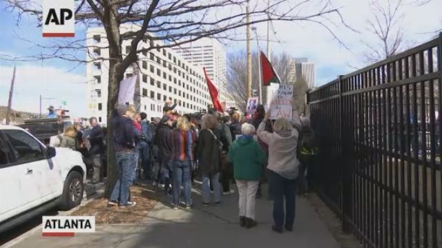 Protests slam Trump's emergency declaration for border wall