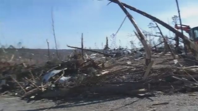 Amid the wreckage, a hunt for keepsakes of tornado victims