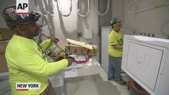More women work in construction that's still a man's world