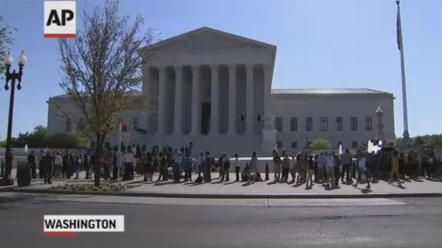 Justices seem ready to OK asking citizenship on census