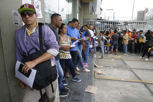 Peru, Ecuador tighten requirements for Venezuela migrants