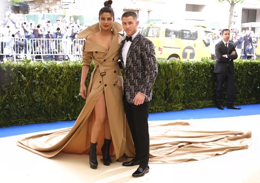 Priyanka Chopra, Nick Jonas make their engagement official