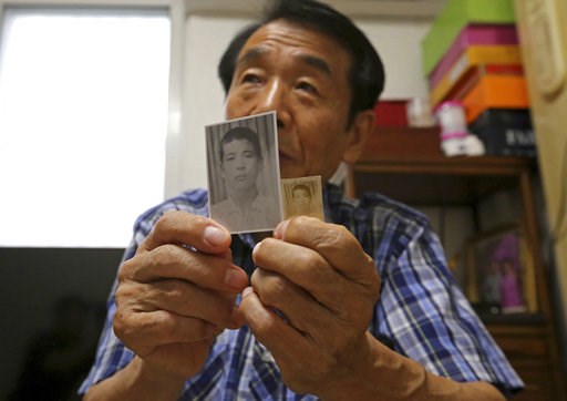 Brief Korean reunions bring tears for separated families