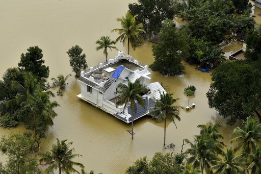 Indians begin massive cleanup as rains diminish in Kerala