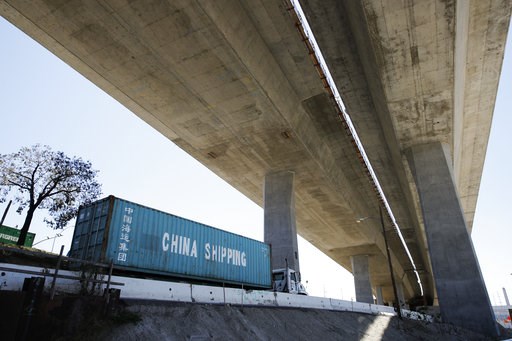 China's premier appeals for free trade amid tariff battle