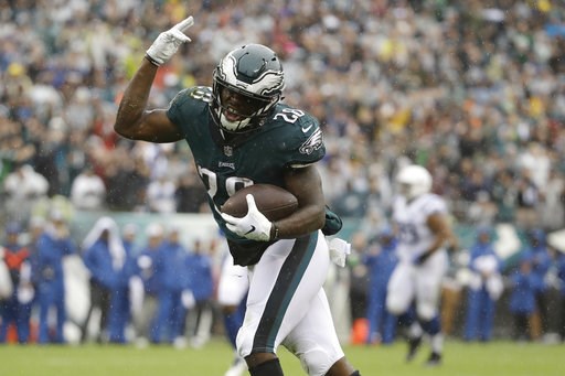 Carson Wentz leads Eagles to 20-16 comeback win over Colts