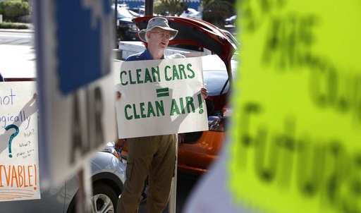 Automakers seek flexibility at hearing on mileage standards