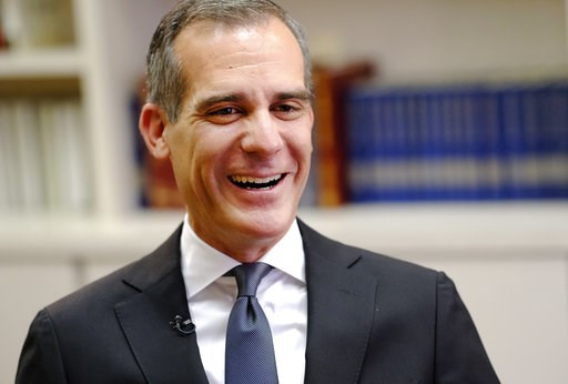 2020 Democrats building ties to power brokers in key states