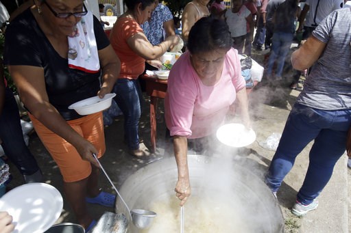 Pressure turns to Mexico as migrant caravan heads for border