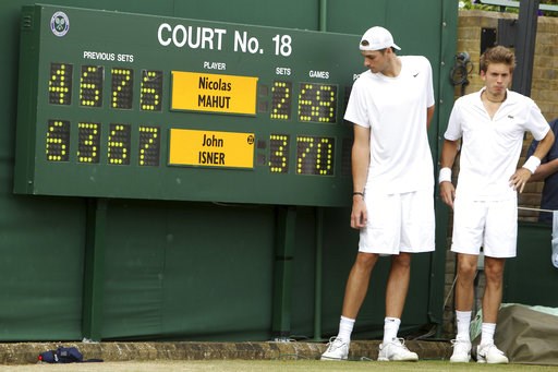 Isner needs final-set tiebreaker to reach Stockholm semis
