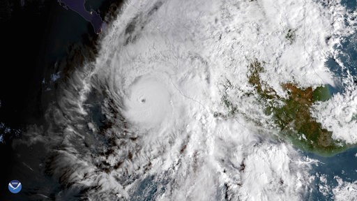 Category 3 Willa hits Mexico's coast, starts to weaken