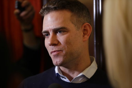 Top agent Boras calls rebuilding teams 'competitive cancer'