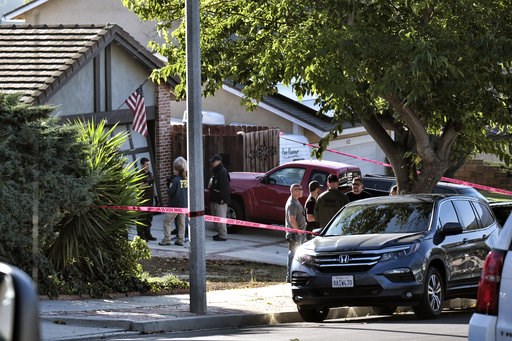 (AP Photo/Richard Vogel). Ventura County Sheriff's deputies and FBI investigators stand outside the house of shooting suspect David Ian Long in Newbury Park, Calif., on Thursday, Nov. 8, 2018. Authorities said the former Marine opened fire at a country... (AP Photo/Richard Vogel). Ventura County Sheriff's deputies and FBI investigators stand outside the house of shooting suspect David Ian Long in Newbury Park, Calif., on Thursday, Nov. 8, 2018. Authorities said the former Marine opened fire at a country...