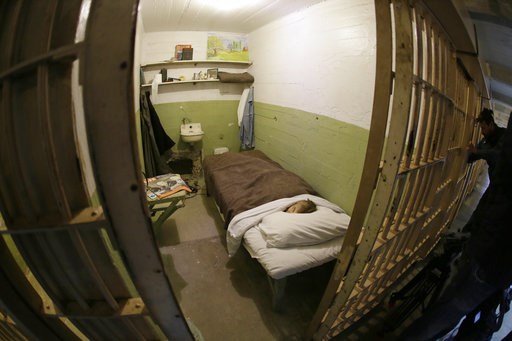 FBI re-creates decoy heads Alcatraz inmates used in escape