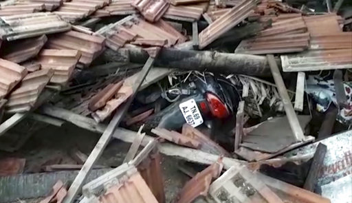 Cyclone kills 13 in southern India, 80K people evacuated