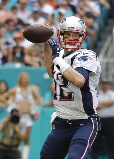 Drake Escape: Miami's score on final play beats Pats 34-33