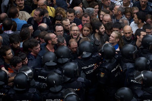 Spanish government warns of security takeover in Catalonia