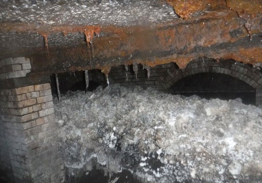 'Don't feed the fatberg': Huge mass blocks English sewer