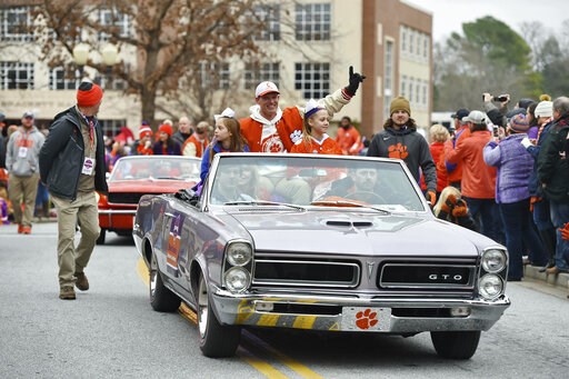 Clemson celebrates latest title amid cheers and doughnuts