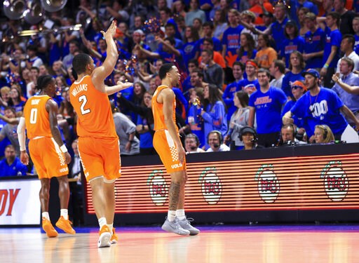 Vols' Barnes unhappy with his team's postgame 'Gator Chomp'
