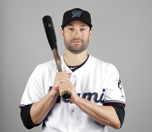After veteran salaries drop, baseball players want change