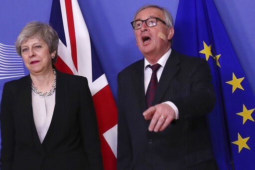 UK acknowledges key trade deals won't be ready by Brexit day