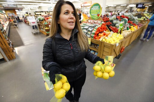 'Ugly produce' trend may have limits, as grocers end tests