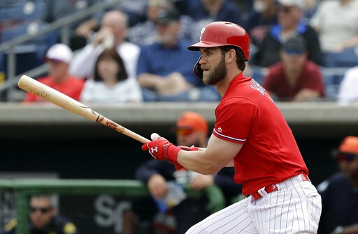 Phils' Harper hits first HRs; 'Cutch, Realmuto also go deep