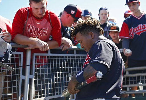 Indians star Ramirez hurts knee, opening day status unsure
