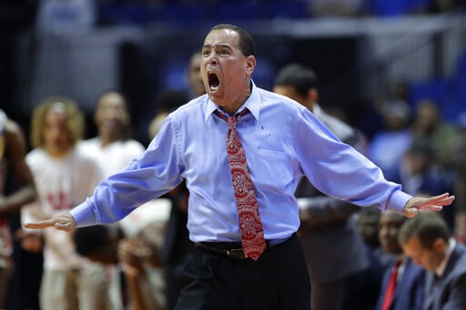 Houston moves into Sweet 16 for first time in 35 years