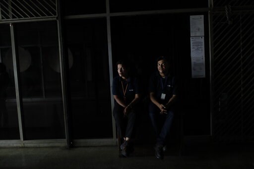 Large new blackouts strike Venezuelan capital, provinces