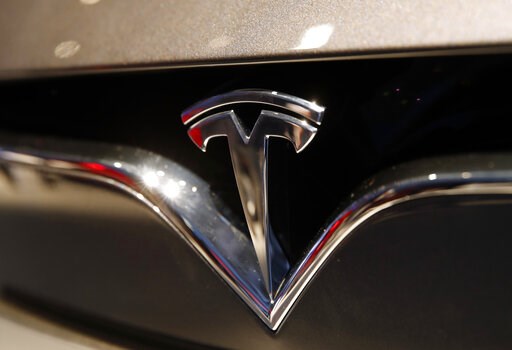 Tesla gears up for fully self-driving cars amid skepticism