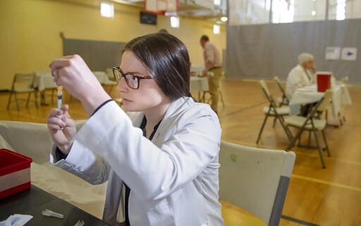 US measles cases still climbing, topping 800 for year