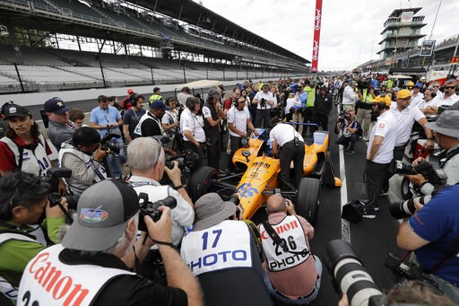 Alonso rejects McLaren offer to buy him Indy 500 seat