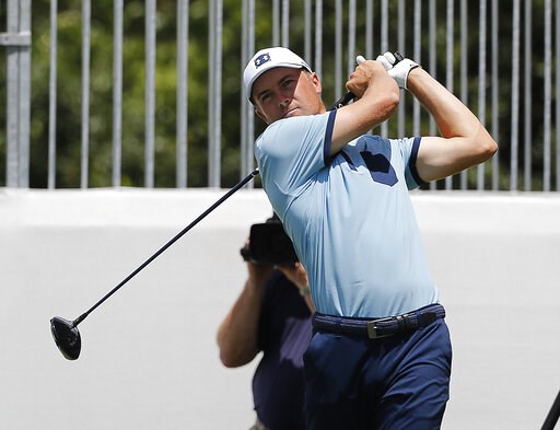 Hometown star Spieth stays hot, 1 behind Finau at Colonial